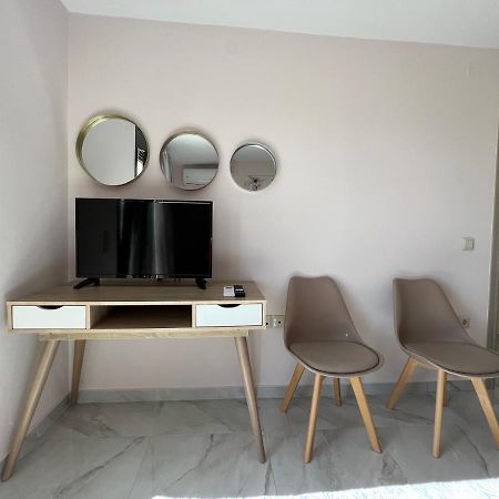 Freesia Grand Sea View Residence Svoronata Bagian luar foto