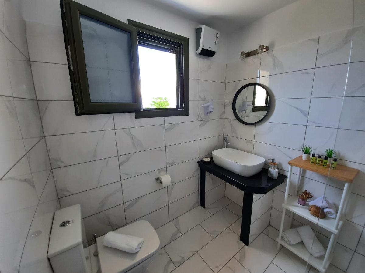 Freesia Grand Sea View Residence Svoronata Bagian luar foto