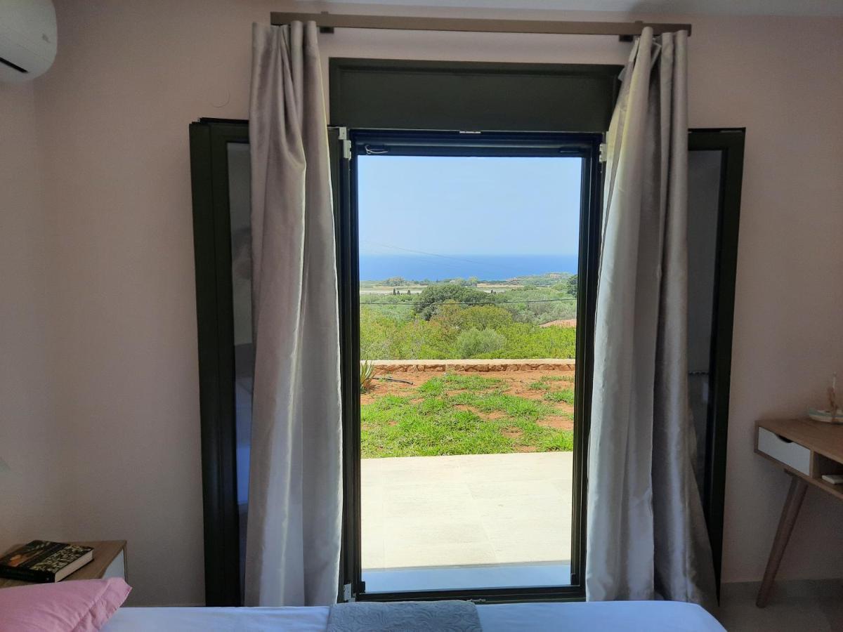 Freesia Grand Sea View Residence Svoronata Bagian luar foto