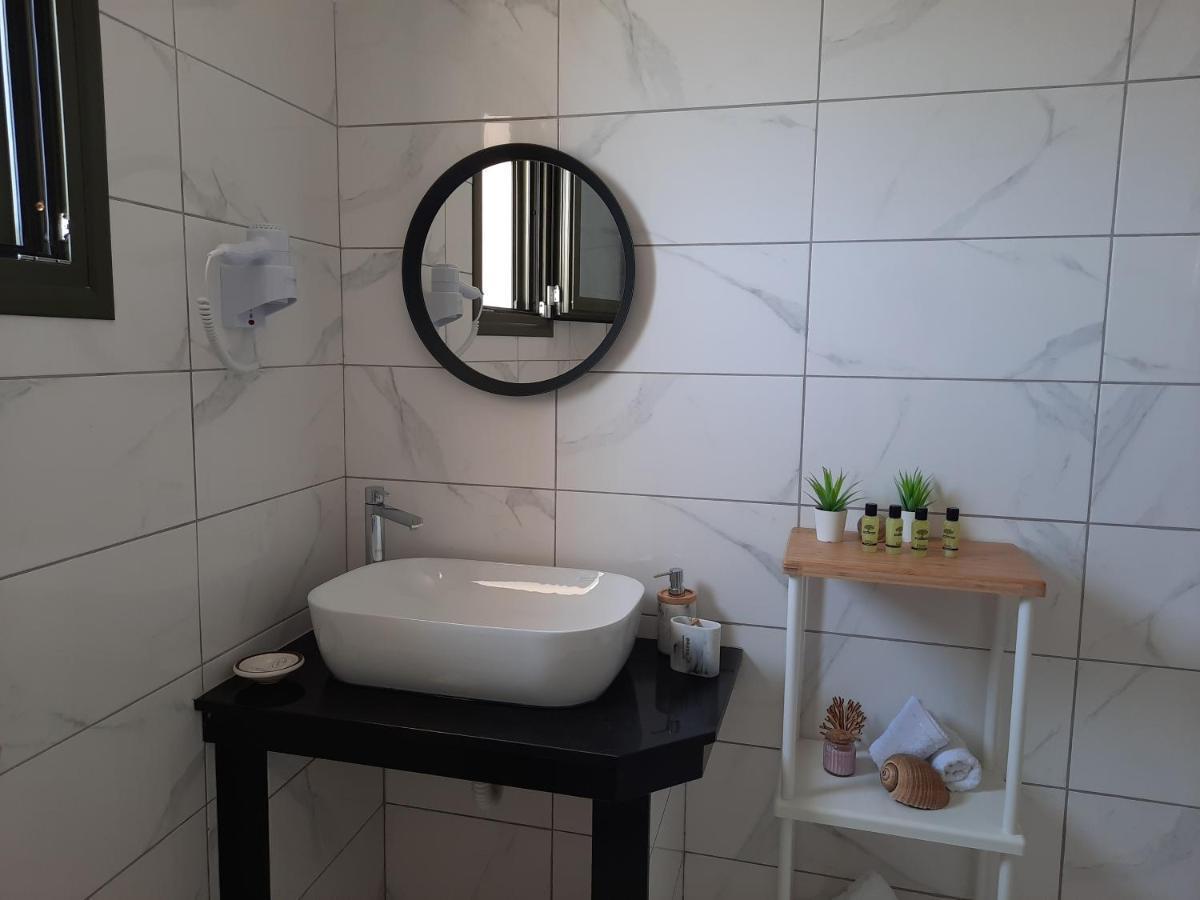 Freesia Grand Sea View Residence Svoronata Bagian luar foto