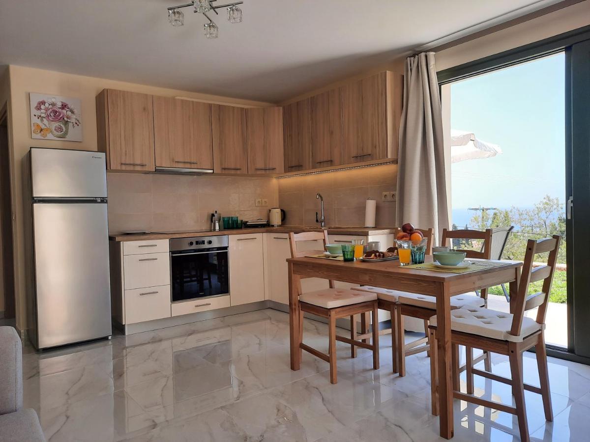 Freesia Grand Sea View Residence Svoronata Bagian luar foto
