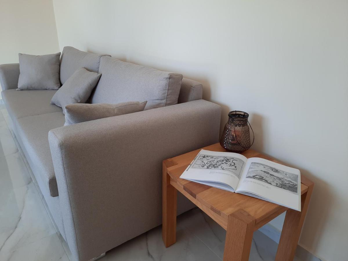 Freesia Grand Sea View Residence Svoronata Bagian luar foto