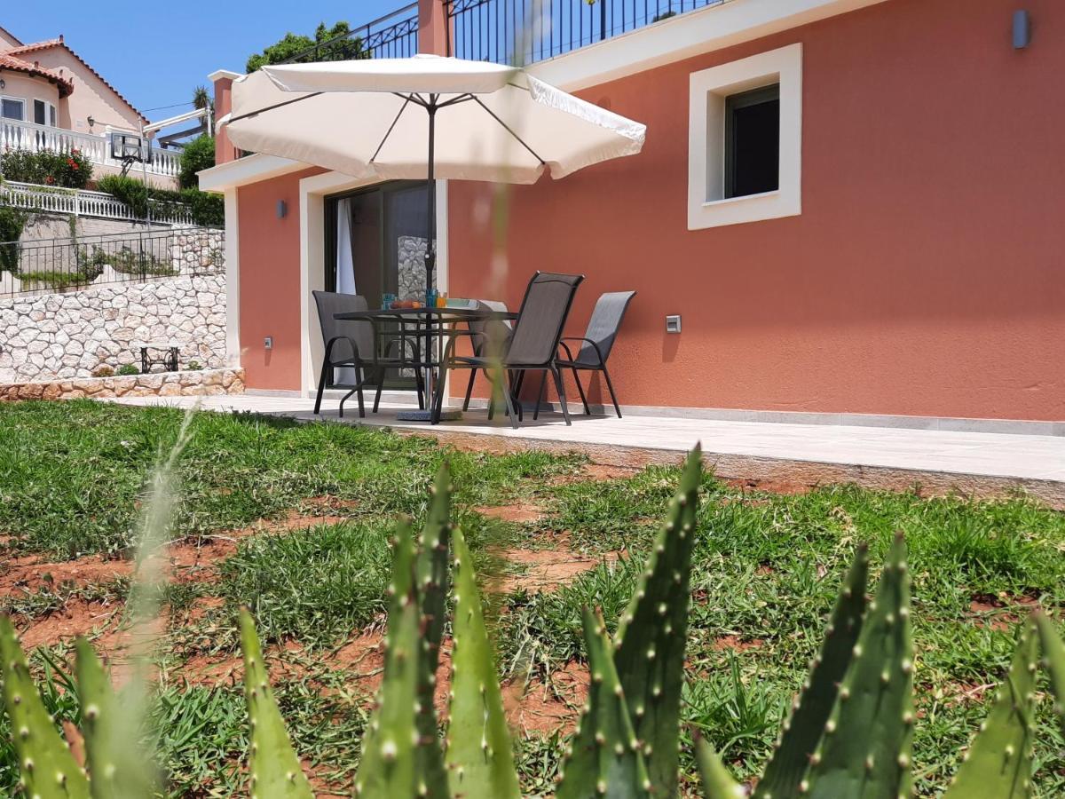 Freesia Grand Sea View Residence Svoronata Bagian luar foto