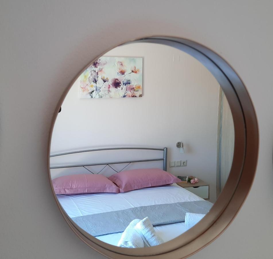 Freesia Grand Sea View Residence Svoronata Bagian luar foto
