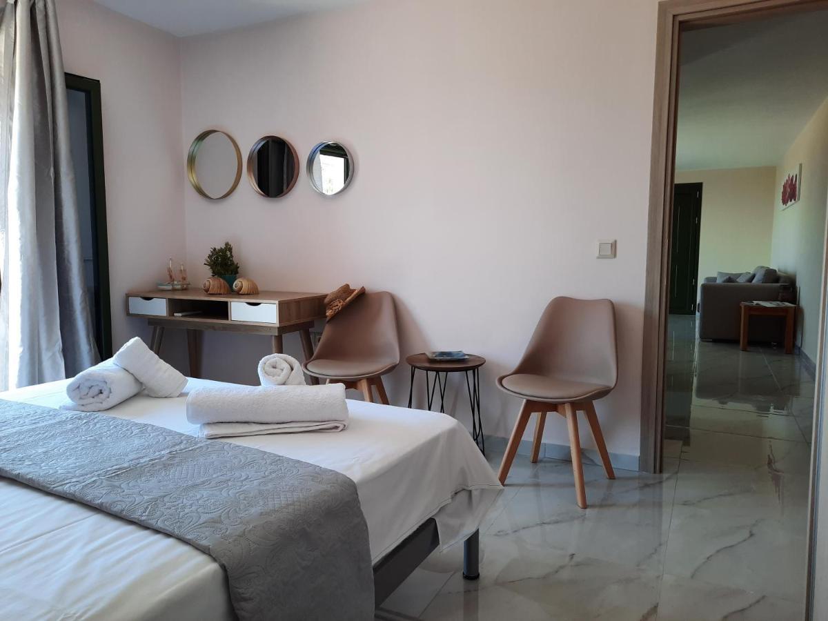 Freesia Grand Sea View Residence Svoronata Bagian luar foto